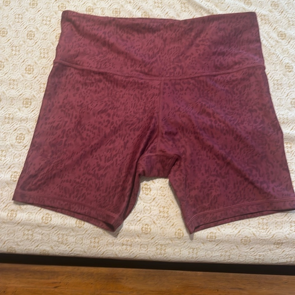 1x Athleta Biker Short!
